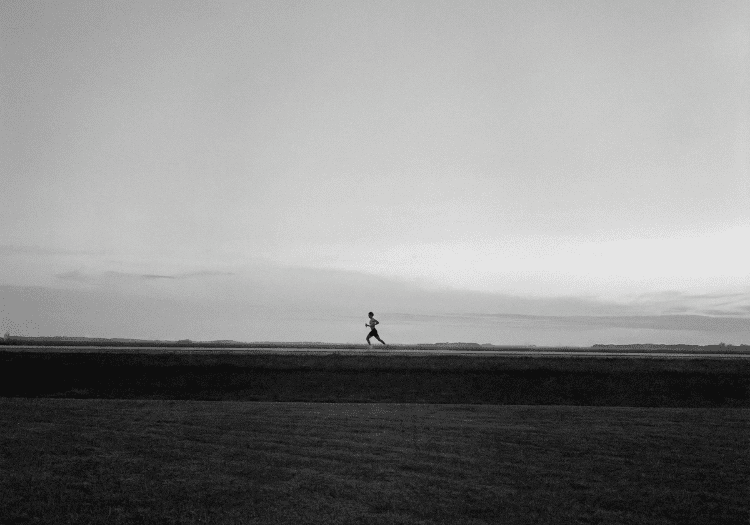 Cuidado capilar para runners: qué le pasa a tu pelo cuando corres y cómo solucionarlo