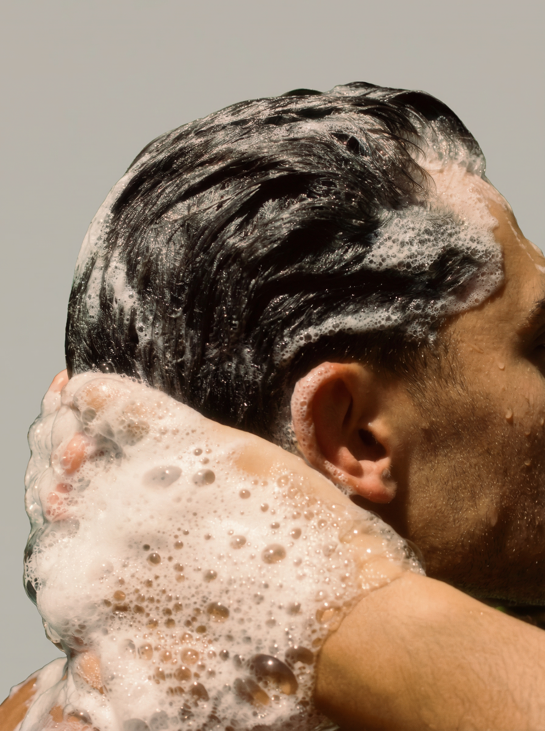 ¿Es malo usar champú todos los días si haces deporte?